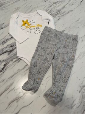 Disney Winnie the Pooh 'Dream Big Little One' Baby Pajama Set